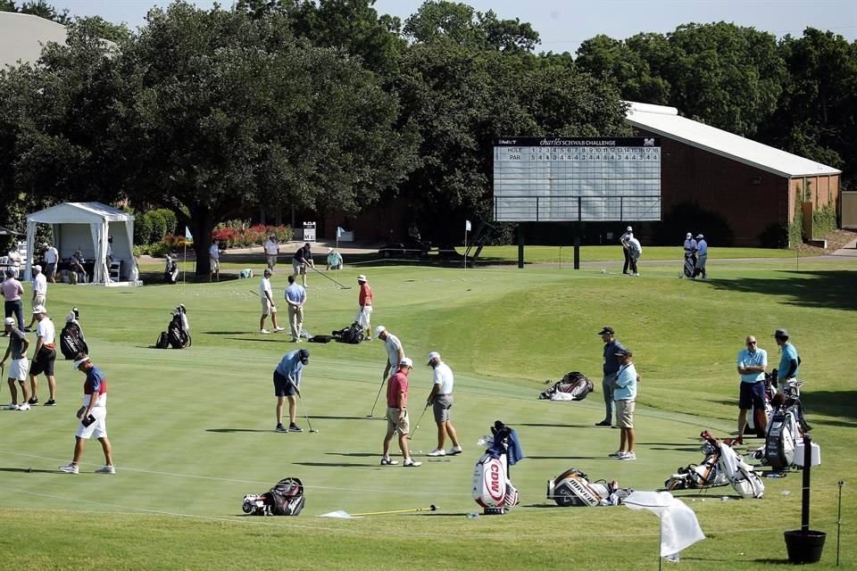 Los campos de golf no son lo mismo sin público.