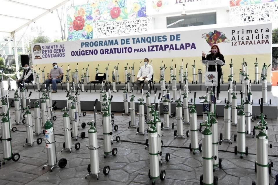 El Gobierno de Iztapalapa explicó que adquirieron 200 tanques de oxígeno para prestarlos.