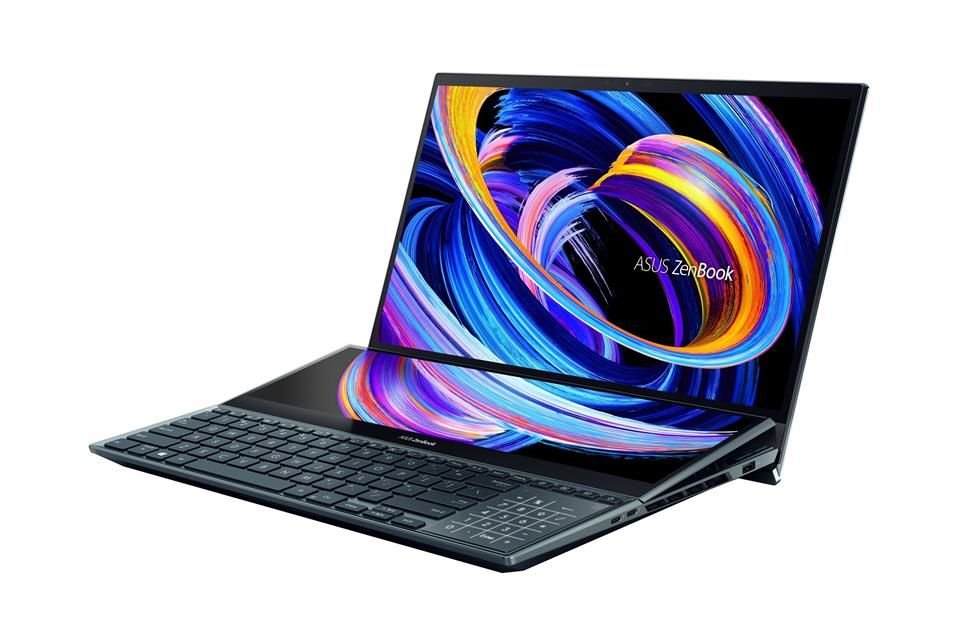 La ASUS ZenBook Pro Duo 15 OLED (UX582), una laptop de 15 pulgadas equipada con el nuevo ASUS ScreenPad Plus inclinable, una pantalla táctil secundaria 4K.