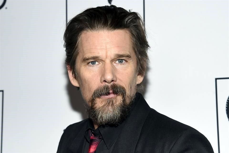 El actor Ethan Hawke se integra a 'Moon Knight', serie de Marvel para Disney + que será protagonizada por Oscar Isaac.