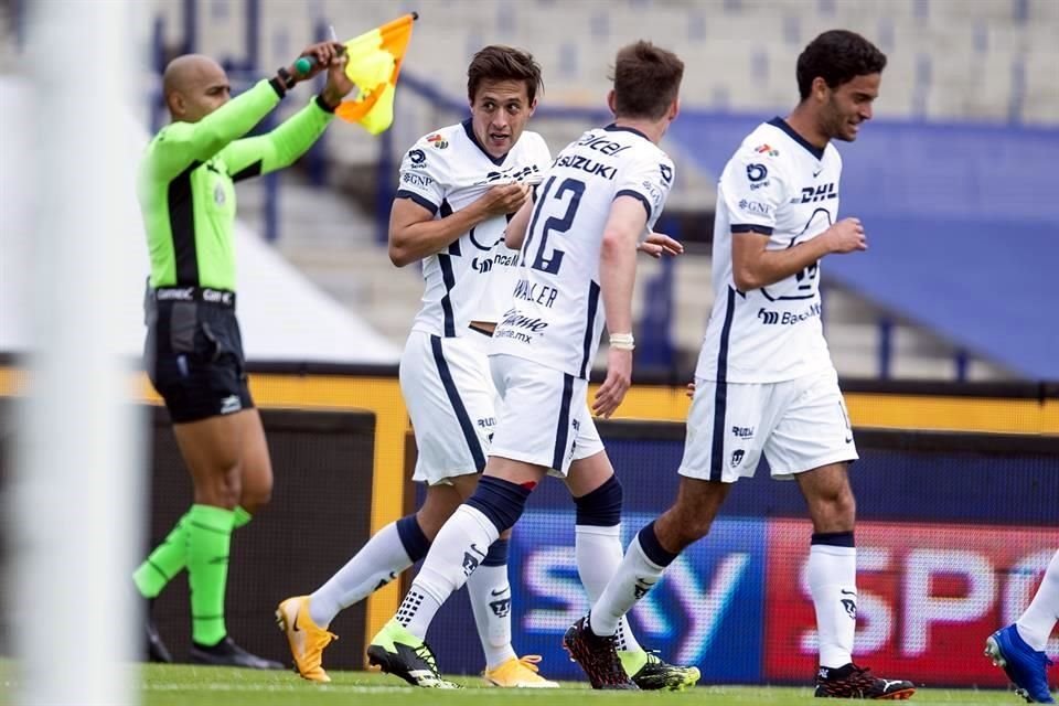 Carlos Gutiérrez ganó el balón y al entrar el área, sacó un disparo que terminó en el ángulo.