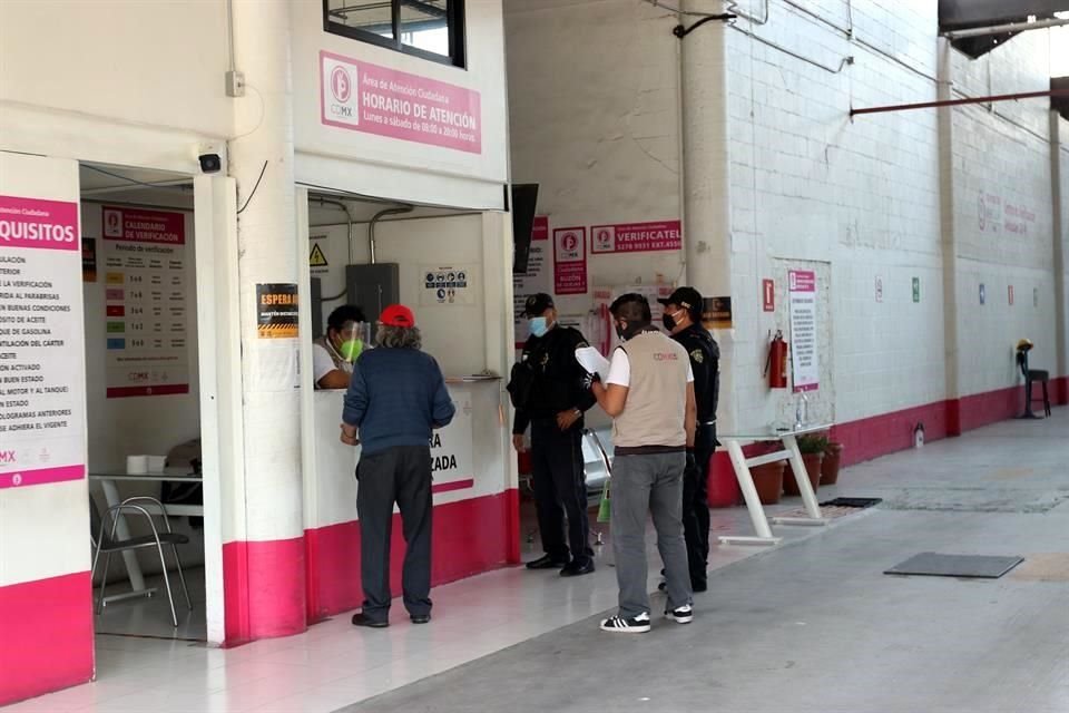Quienes deban verificar esta Semana Santa, podrán acudir a verificentros, excepto el próximo viernes santo, informó la Sedema.
