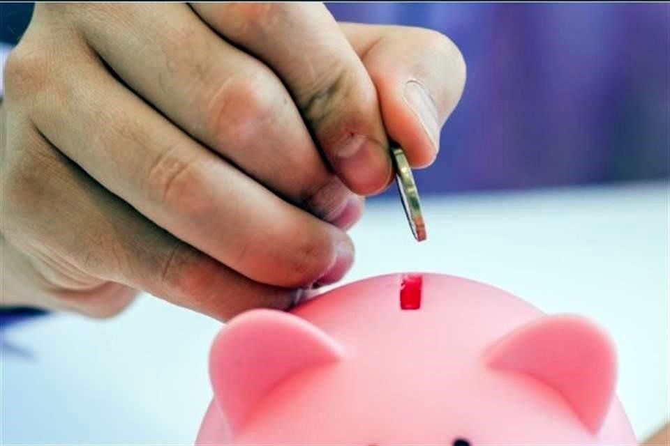 En 2024, el cobro de comisiones de las Afores se ubicó en un nivel de 0.56 por ciento para el promedio del sistema, integrado por 10 Administradoras; para 2025 se tuvo una reducción marginal, pues la cuota se ubicará en 0.54 por ciento.
