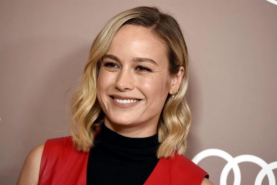 La actriz Brie Larson protagonizará la nueva serie de Apple, 'Lessons in Chemistry', sobre una mujer que busca convertirse en científica en los años 60.