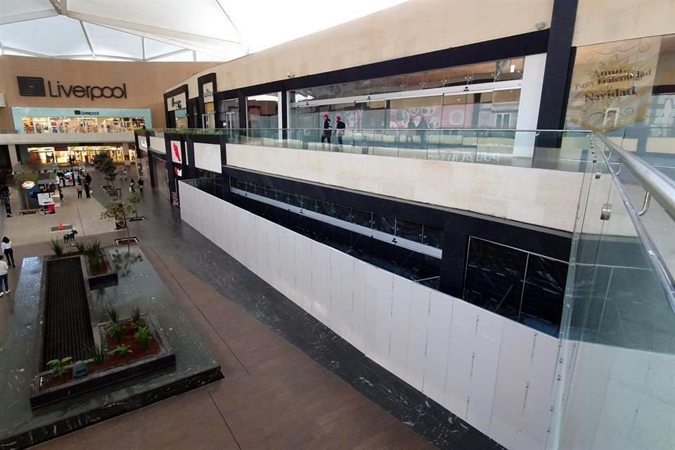 CIERRA LA PUERTA. En el Centro Comercial Esfera, la tienda Sears cerró sus puertas.