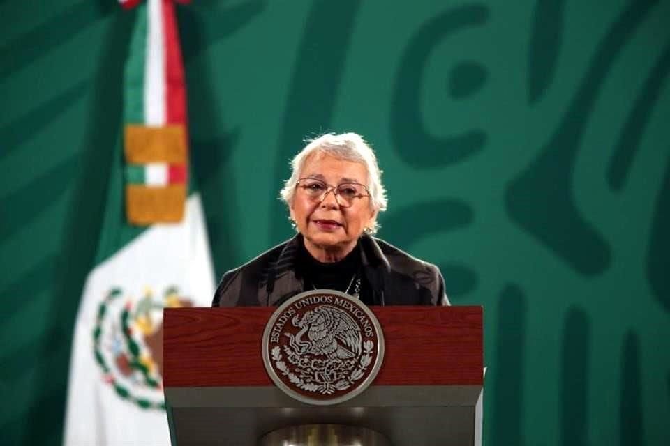 Olga Sánchez Cordero, Secretaria de Gobernación, afirmó que Andrés Manuel López Obrador continúa ejerciendo a distancia sus funciones como Presidente.