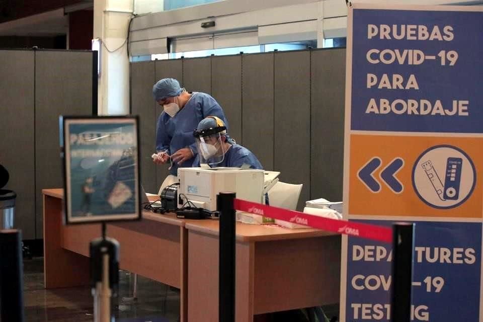 Se ubica en la zona de llegadas internacionales de la Terminal A.
