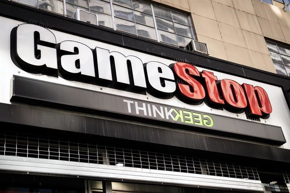 El repunte se produjo cuando los volúmenes de negociación aumentaron para AMC y Gamestop.