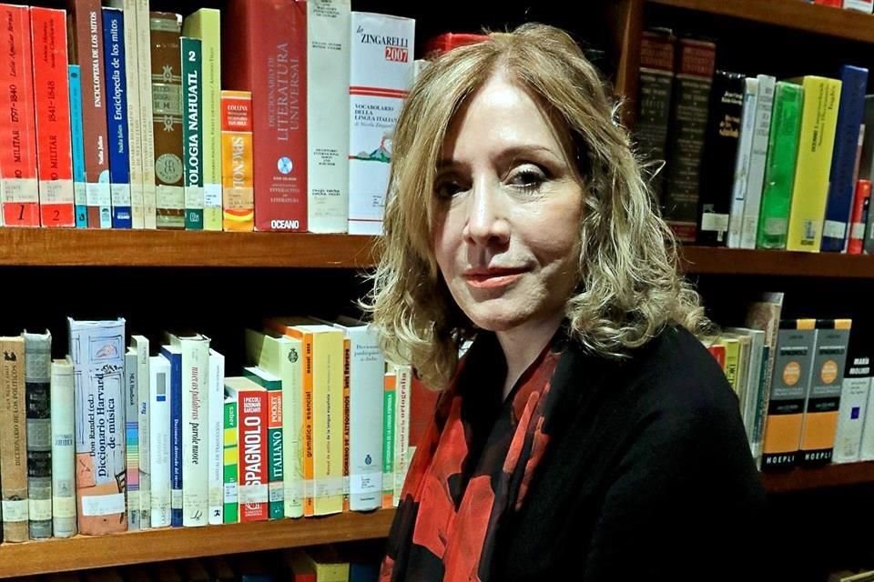 Jeannette L. Clariond, poeta y escritora.