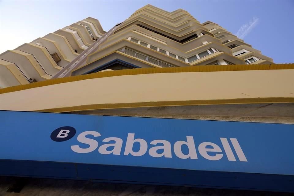Sabadell compró TSB hace una década en una operación por 2 mil 300 millones de dólares.