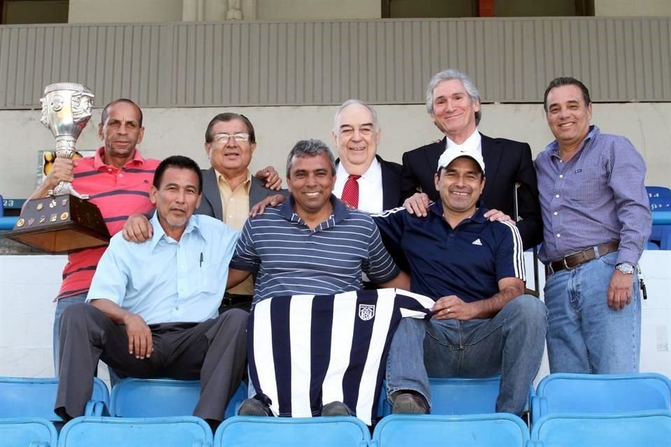 'Pancho' Avilán será recordado por haber comandado desde el banquillo al primer título del Monterrey en su historia.