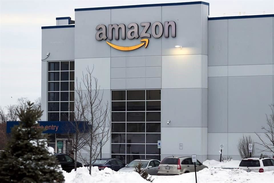 La decisión de Amazon coincide con el gran impulso político del Primer Ministro, Narendra Modi, para convertir al país en un centro de fabricación de productos electrónicos y competir con otras naciones asiáticas como China y Taiwán, además de crear empleos.