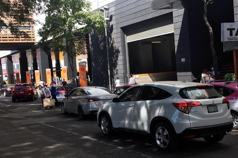 Alrededor de Parque Delta, el tránsito es lento por la cantidad de gente que llegó.