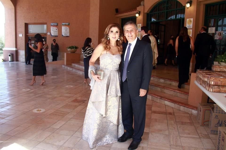 Laura Esther González de Cancino y German Cancino Garza