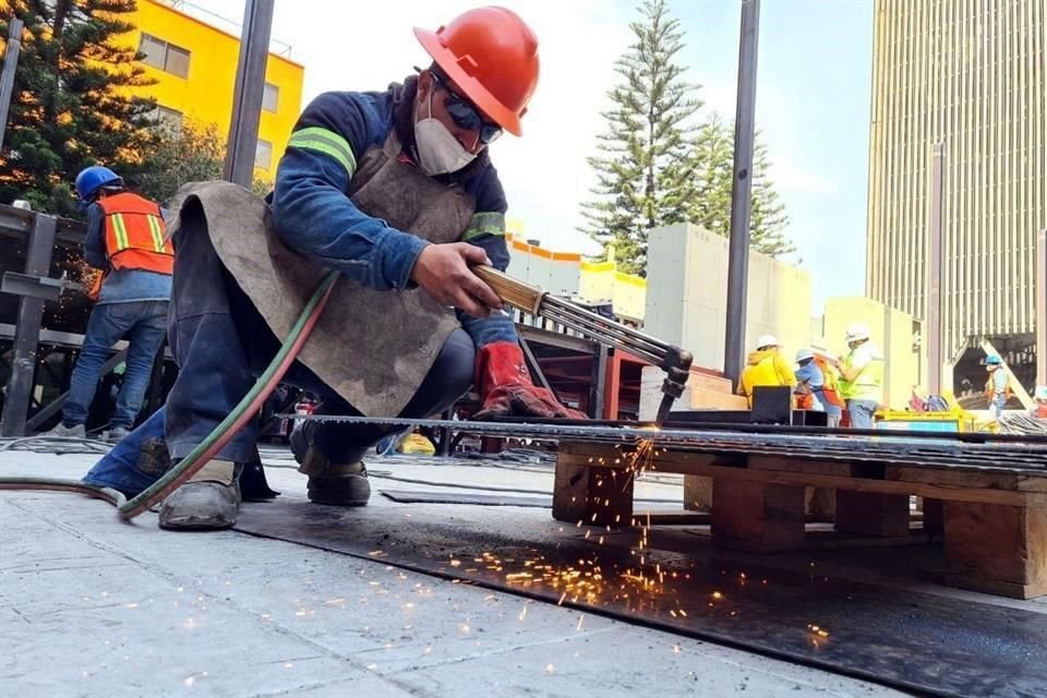 La economía mexicana puso fin al rally de cuatro trimestres de crecimiento sostenido.