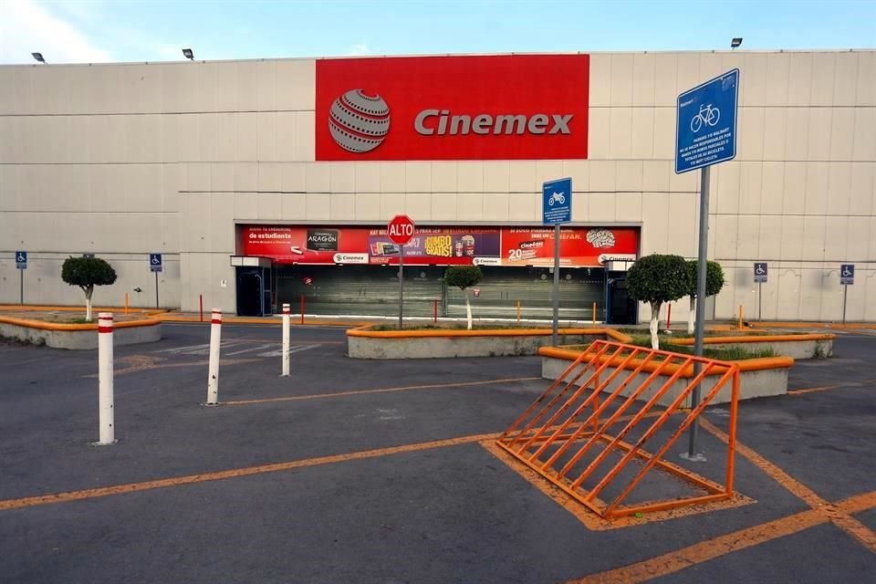 La empresa matriz de CMX es una de las cadenas de cine más grandes de México, Grupo Cinemex, que ingresó al mercado estadounidense en 2016.