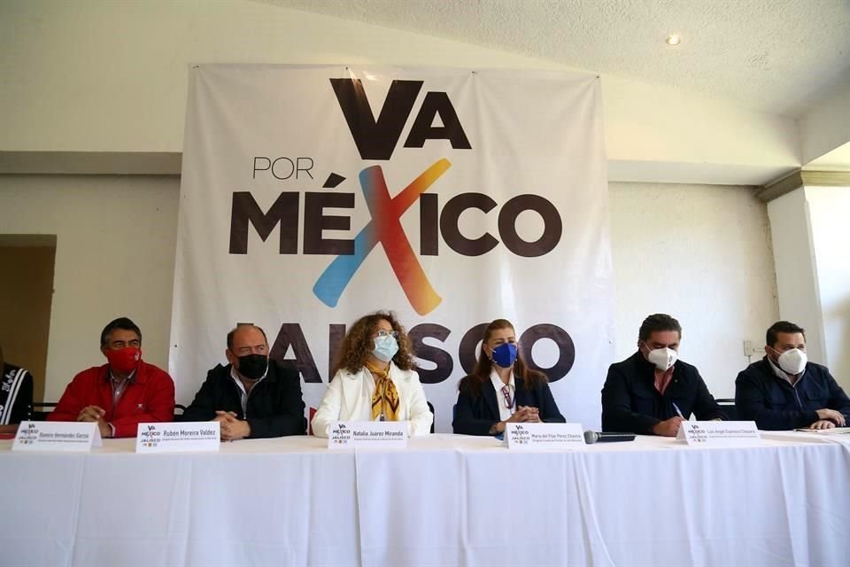La coalición Va Por México, integrada por el PRI, PAN y PRD minimizó a Movimiento Ciudadano (MC) de cara a las elecciones del 6 de junio al considerar que las contienda será con Morena.