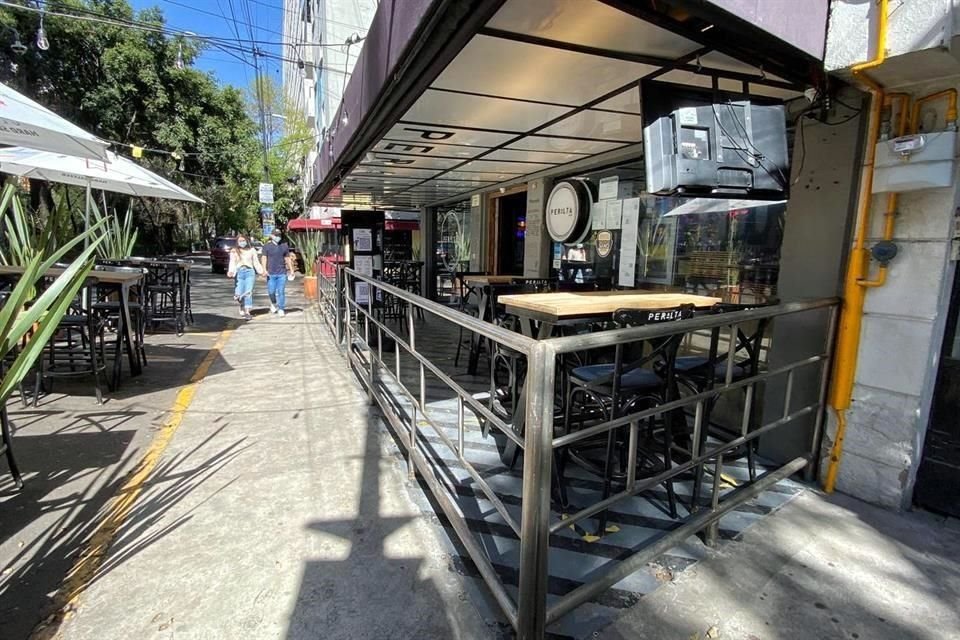 La reapertura ha sido una bocanada para los restauranteros, pues se observó que varios negocios de la Condesa han cerrado debido a la crisis.