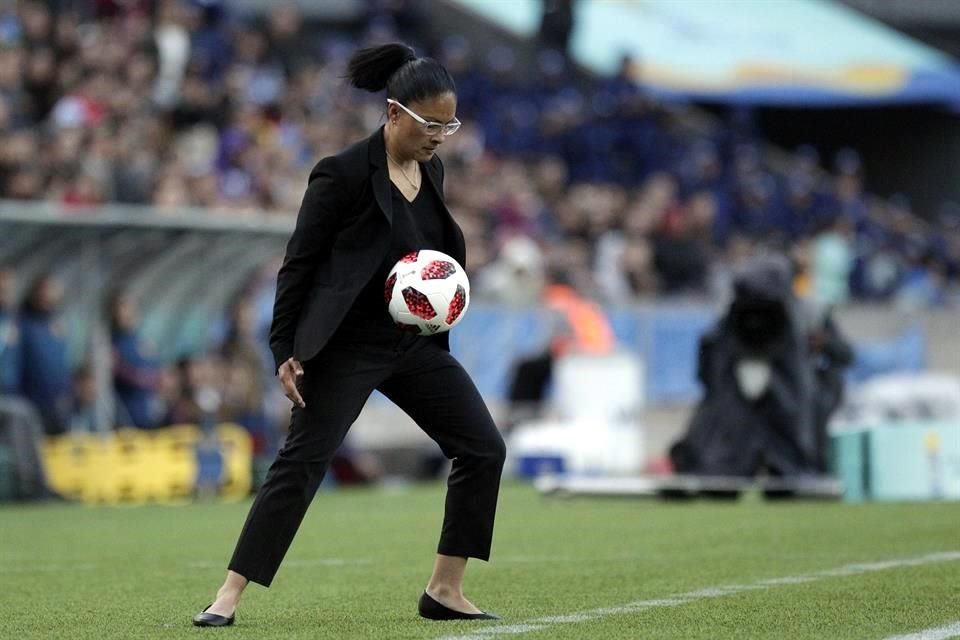 Mónica Vergara debutará en el Azteca como DT del Tri Femenil Mayor.