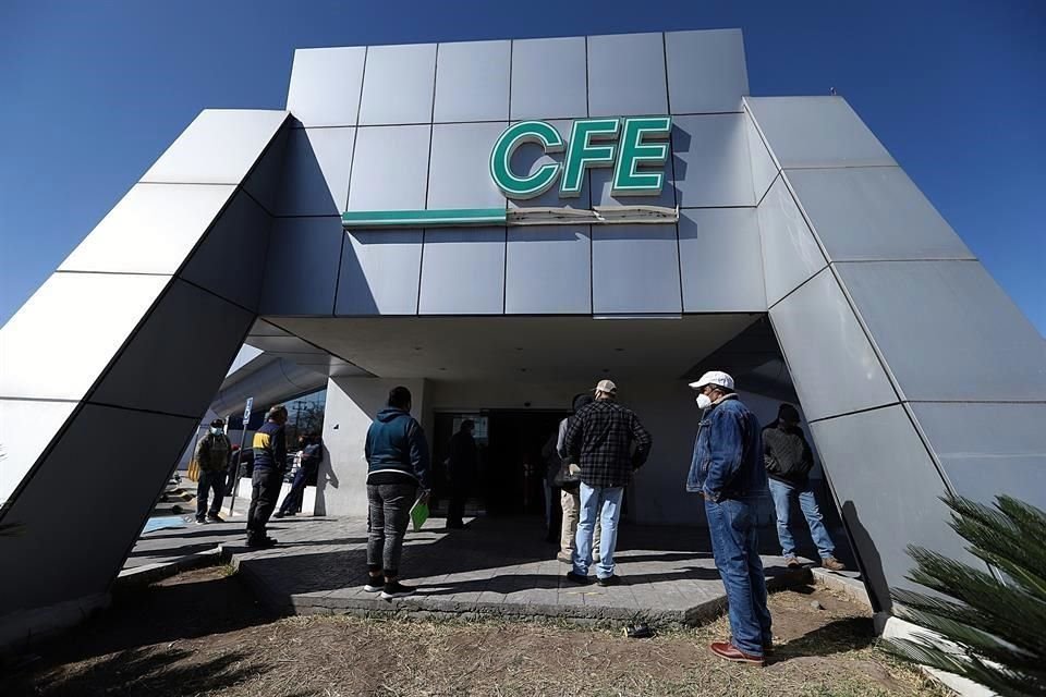 Morgan Stanley y Moody's advirtieron sobre la dificultad de CFE para financiar nuevos proyectos sin ayuda de privados.