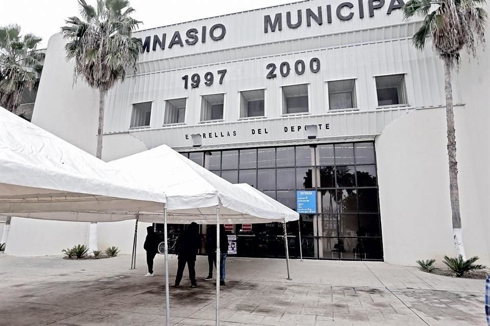 El Gobierno federal designó el gimnasio municipal de Linares como centro de vacunación.