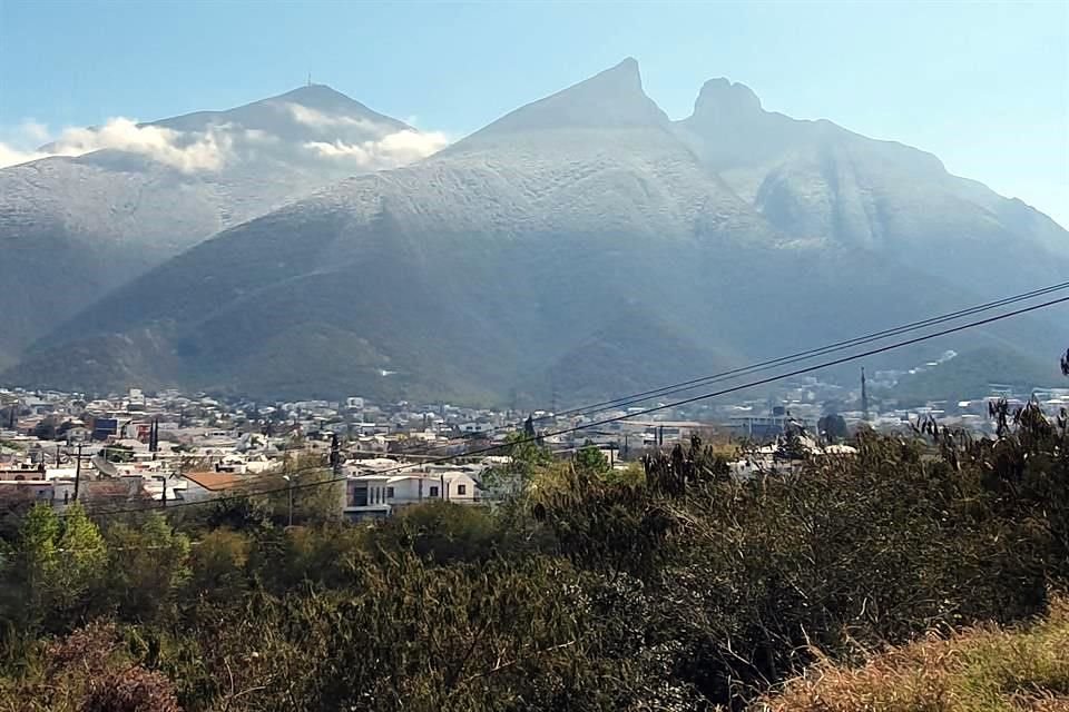 El hielo se fue derritiendo con el paso de las horas.