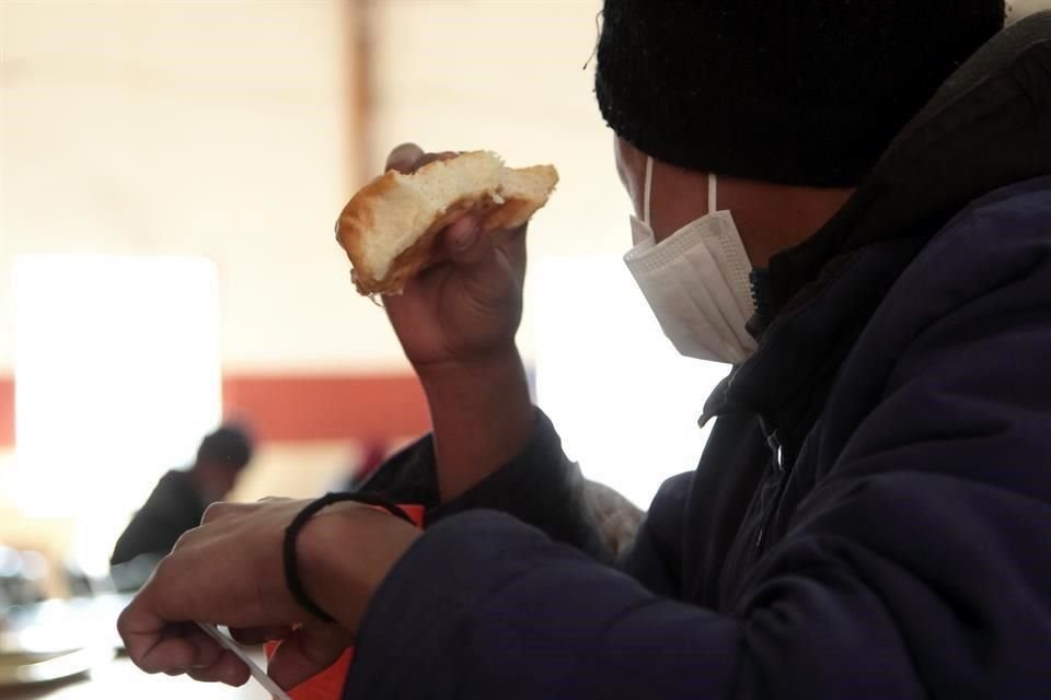 El Comedor de los Pobres es parte de Casa INDI y alimenta a cerca de mil migrantes y personas en situación de calle diariamente.