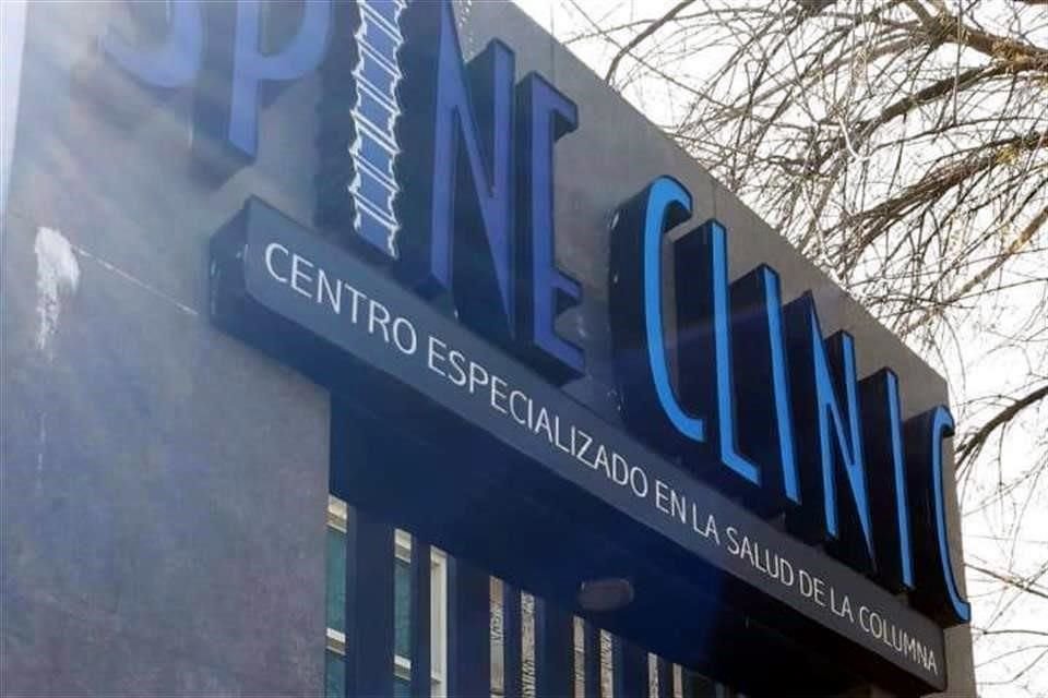 La clínica Spine Clinic está ubicada en la calle Manuel López Velarde.