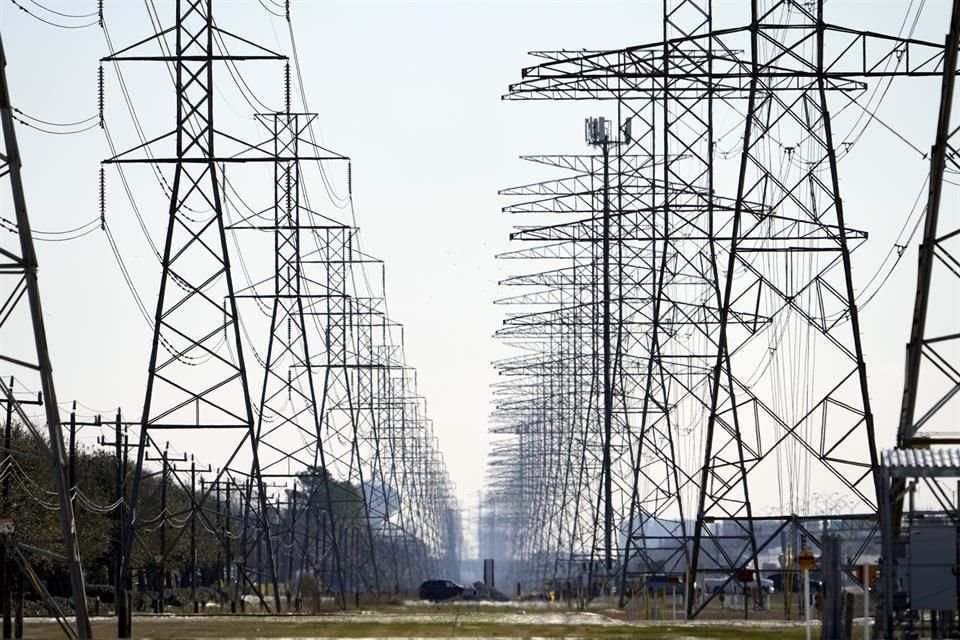 Algunos usuarios que no perdieron la electricidad por la nevada en Texas enfrentan ahora cargos de hasta 16 mil dólares.