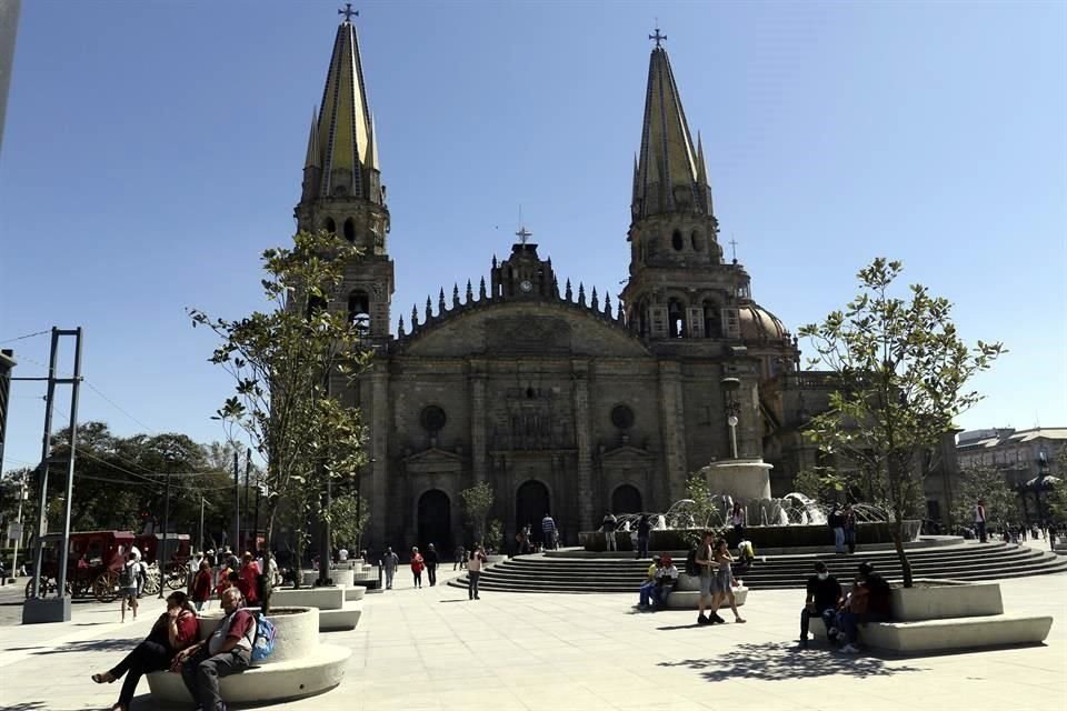 Aunque Alfaro reconoció que los semáforos del Gobierno federal no han sido guía para el diseño de estrategias en Jalisco, celebró que el Estado esté recuperando condiciones para seguir adelante.
