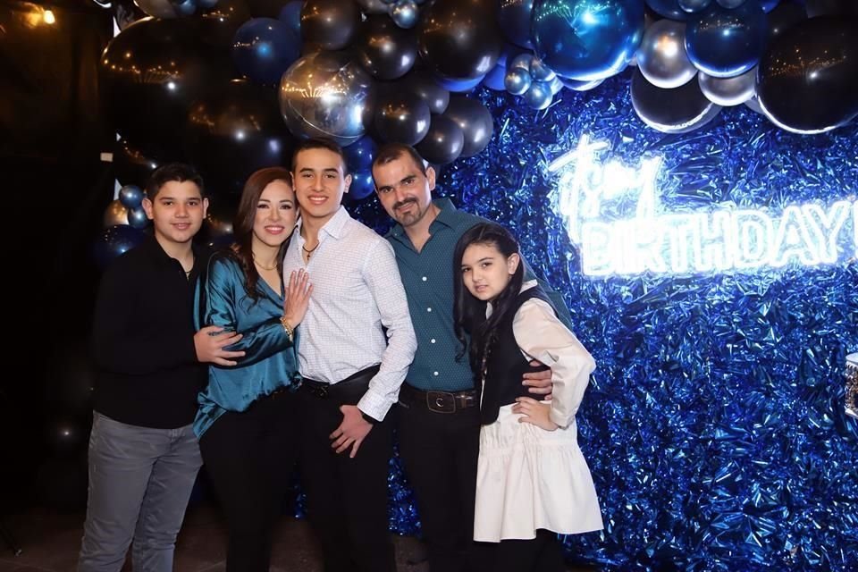 Luis Eduardo Guajardo, Nancy Ríos de Guajardo, Luis Antonio Guajardo Ríos, Luis Jesús Guajardo Álvarez y Anayancy Guajardo Ríos