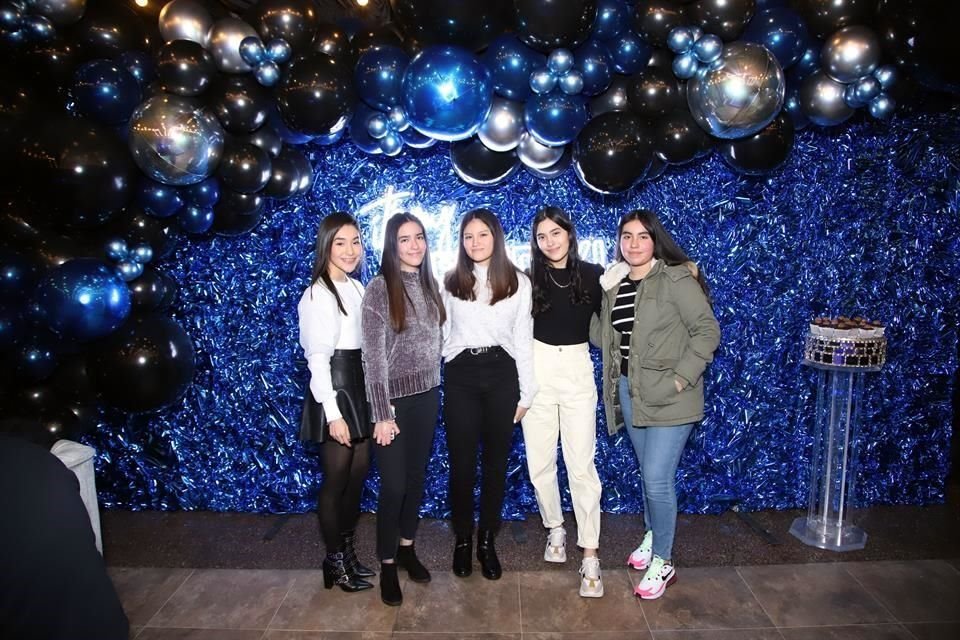 Ángela González, Andrea Macías, Daniela Contreras, Luis Antonio Guajardo, Dayana Delgado y Julia Luna