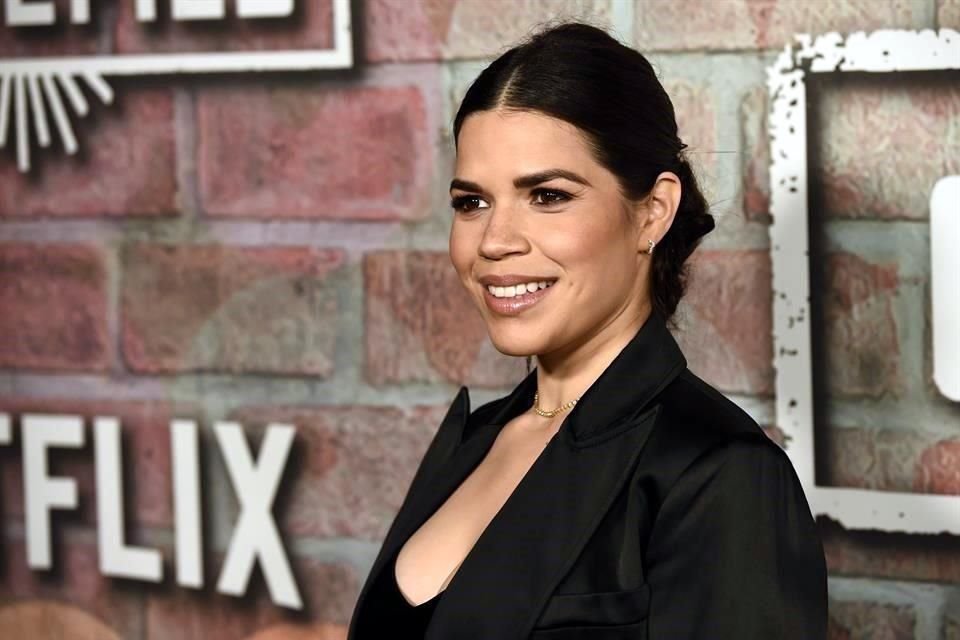 La actriz America Ferrera, conocida por la serie 'Ugly Betty', debutará como directora con la película 'I Am Not Your Perfect Mexican Daughter'.