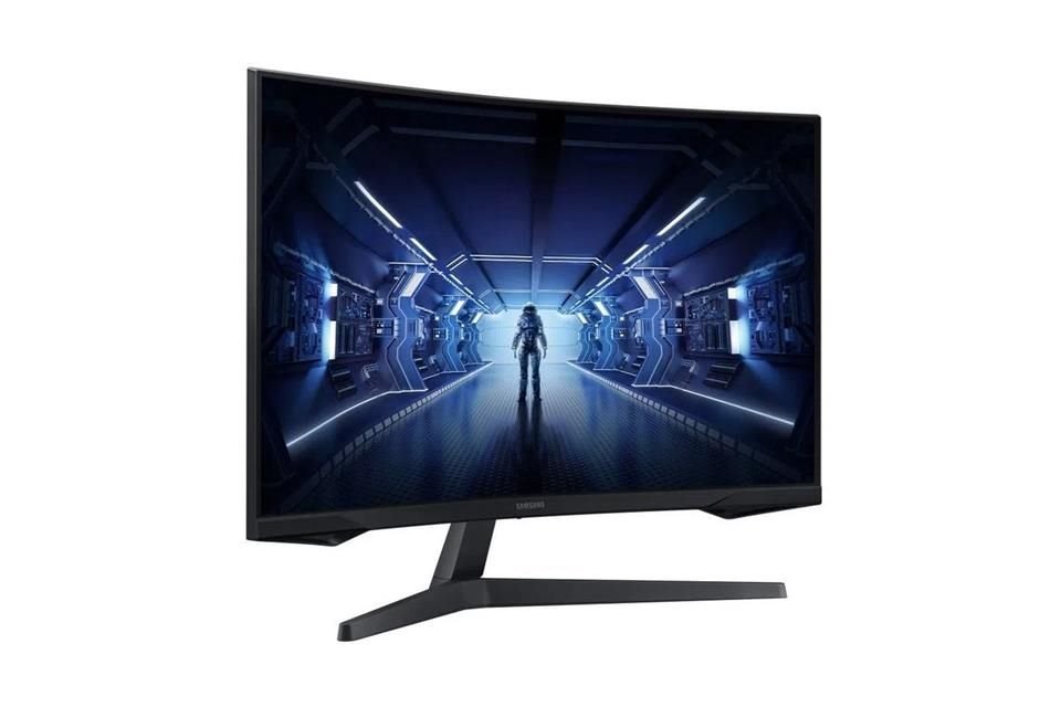 Odyssey G5 está más enfocado hacia los jugadores. Se trata de un monitor con dimensiones de 27, 32 o 34 pulgadas, con una resolución WQHD.