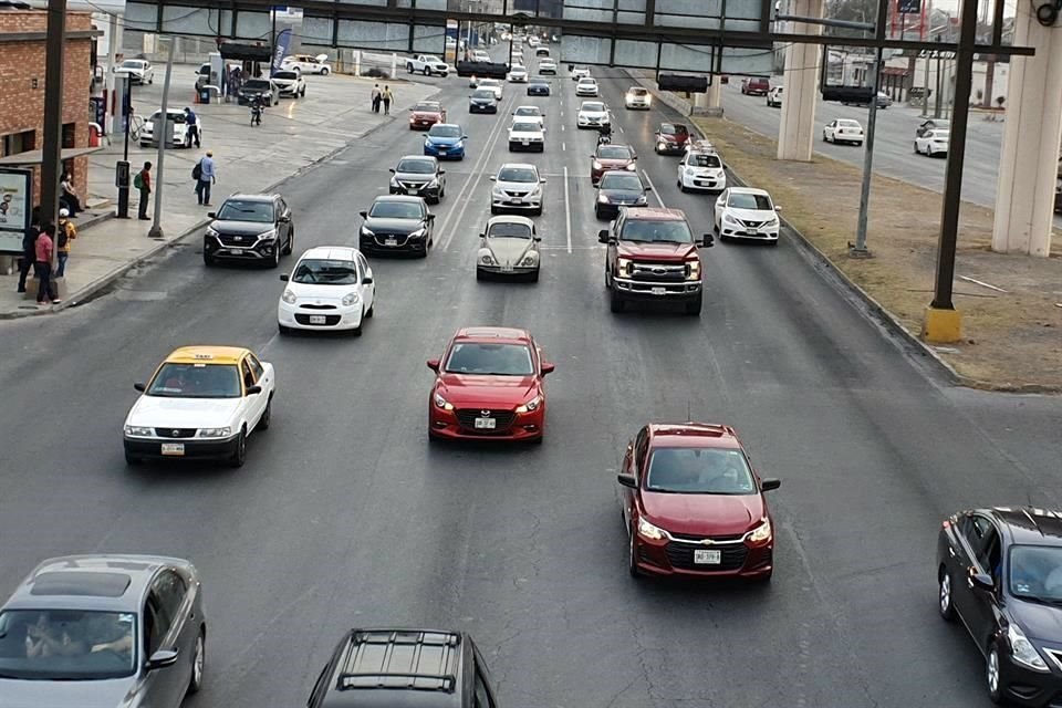 Avenida Universidad reportó tráfico lento por momentos a lo largo del día.