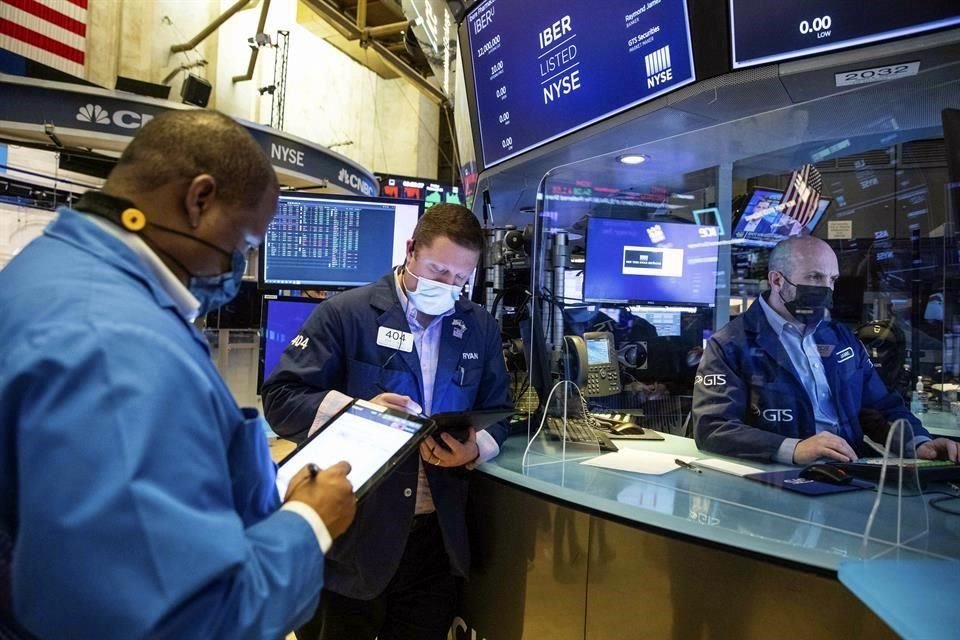 Wall Street finalizó mixto tras datos de ventas minoristas en EU.