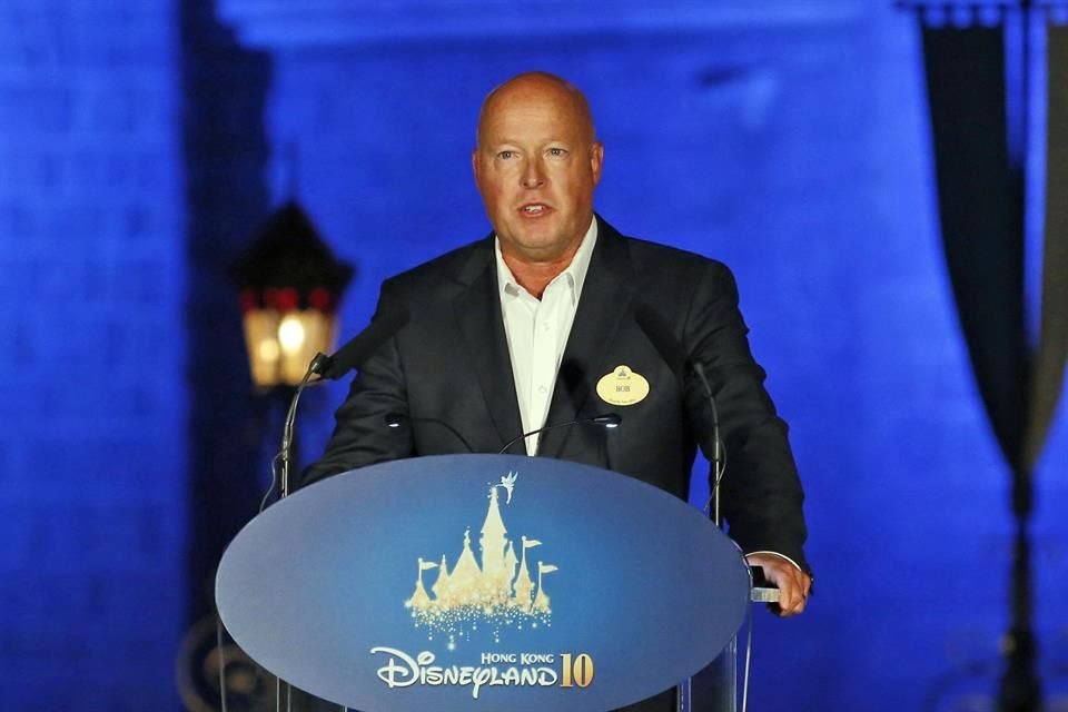 Bob Chapek, presidente ejecutivo de Disney, dijo que no cree que la industria pueda volver a los estrenos convencionales de cine debido a los estragos ocasionados por la pandemia.