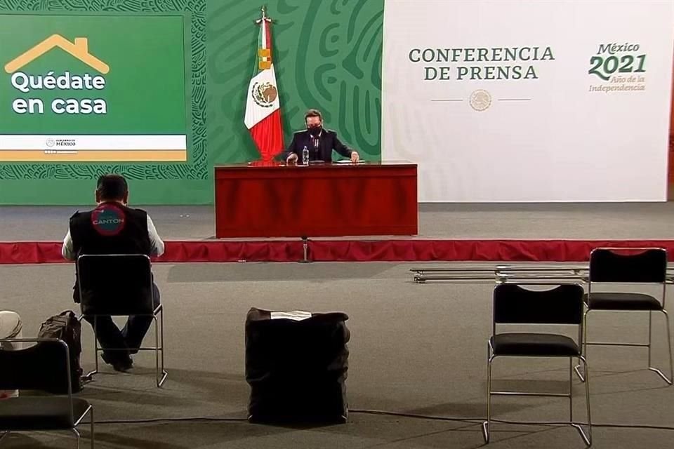 Ricardo Cortés Alcalá en conferencia de prensa en Palacio Nacional.