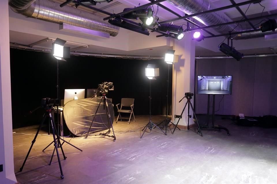 Con un equipo de producción digital se busca apoyar los proyectos que requieran de materiales audiovisuales.