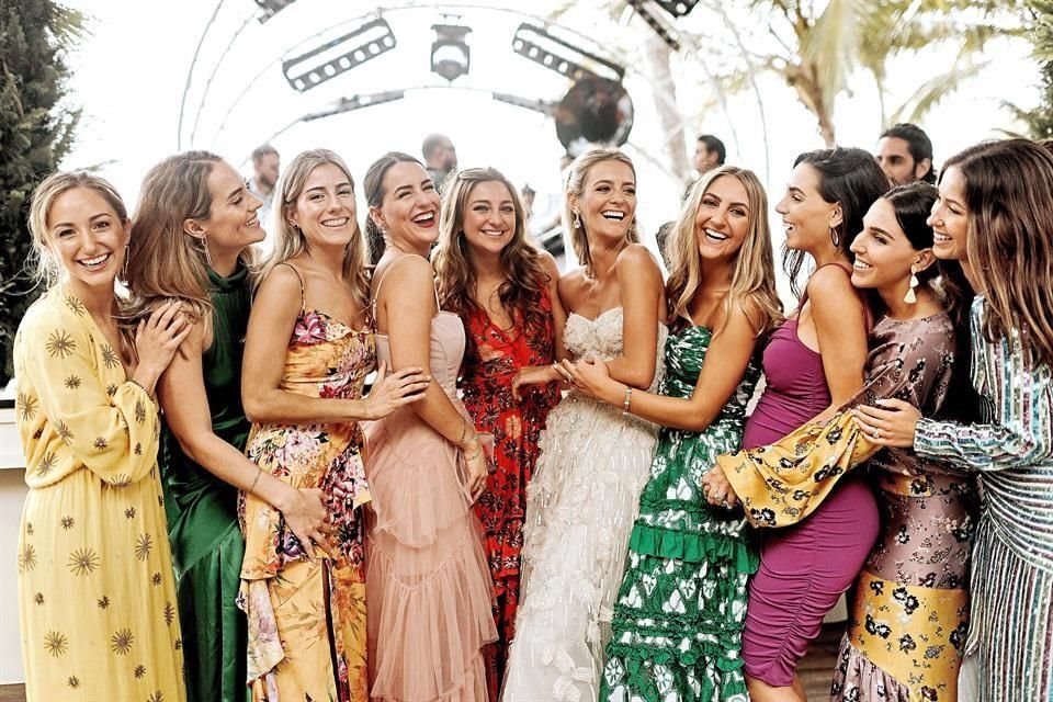 Rosana Martínez, Catalina Cano, Pau Cano de Jasso, Baby Cano, Yolis Martínez, la novia, Roby Martínez, Sofi Torre, Maru Torre y Mariana Martínez de Meehan