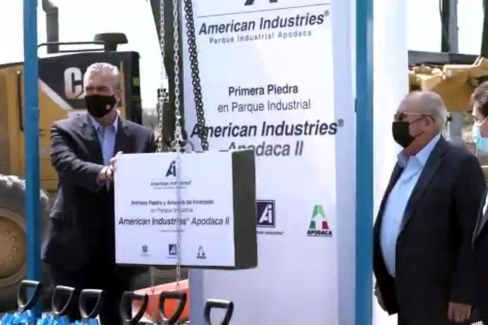 César Garza, Alcalde de Apodaca y uis Lara Armendáriz, presidente de American Industries en la primera piedra de American Industries Apodaca II