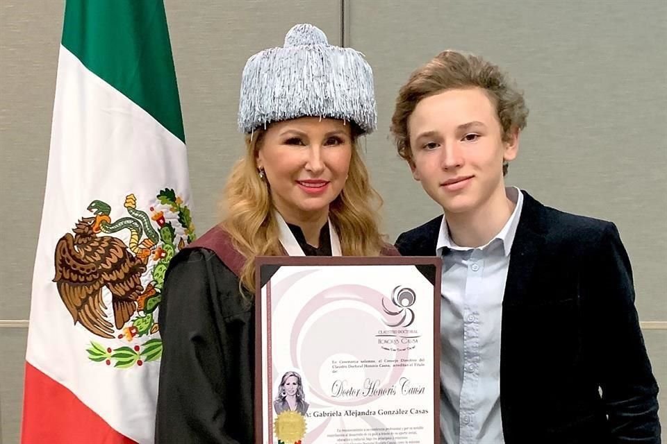 Gaby González Casas y su hijo Fernando Margáin González