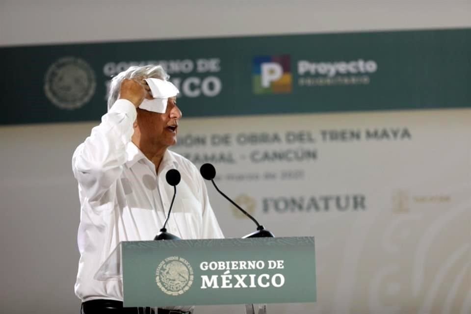 López Obrador está de gira por el sureste.