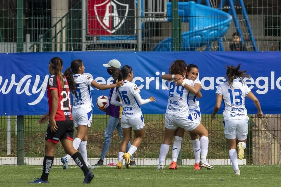 Cruz Azul dio la sorpresa al quitarle el invicto al Atlas.