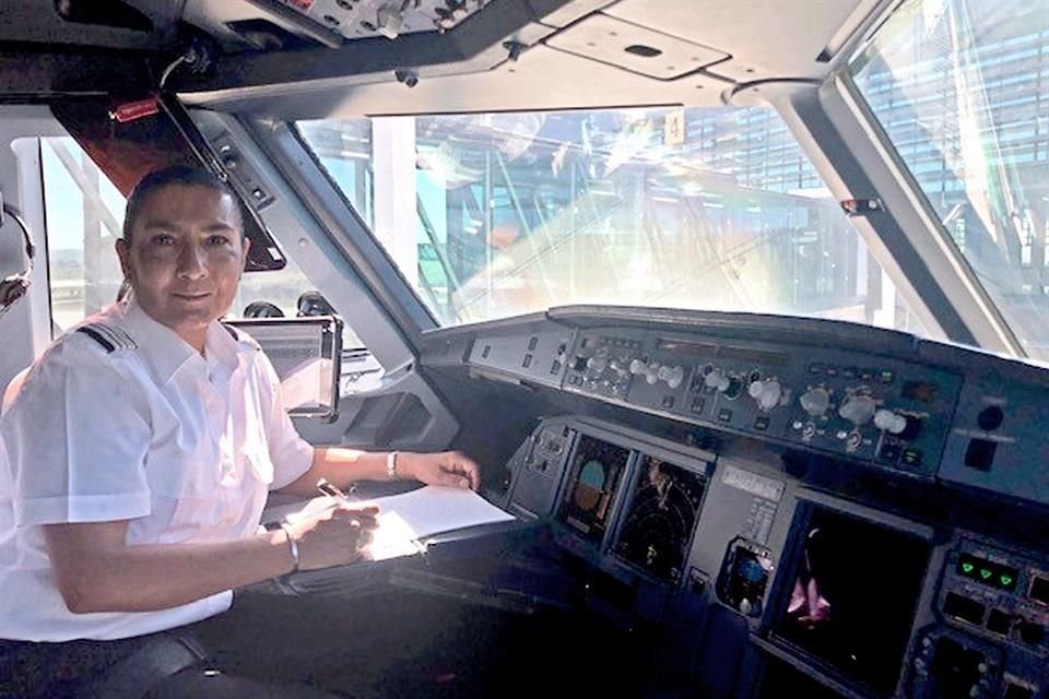 Marta Maldonado tiene 30 años de experiencia y entre sus logros figura haber sido jefa de pilotos de Volaris.