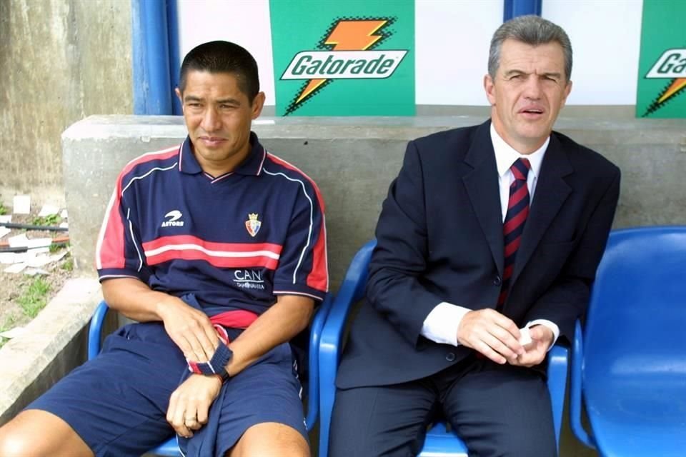 Ignacio Ambriz fue auxiliar de Javier Aguirre en el Osasuna.