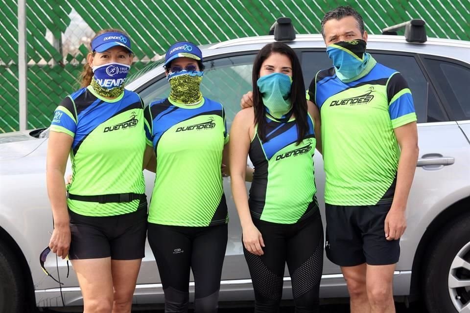 Elizabeth Soto, Diana Garza, Cristy Perea y Mario Calzada