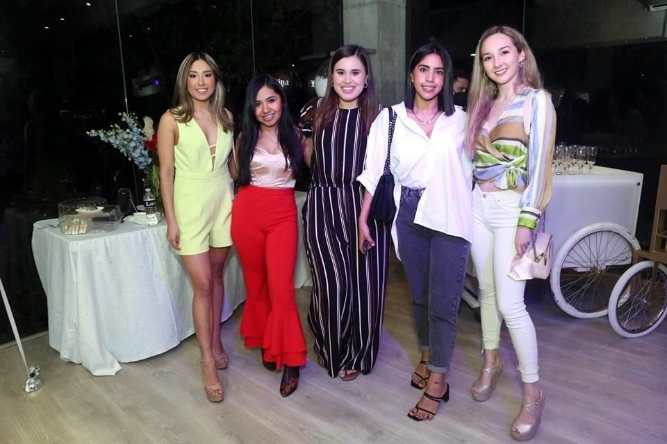Daniela Juárez, Samantha García, Mariel Villarreal, Mariana Delgado y Katya Cantú Garza