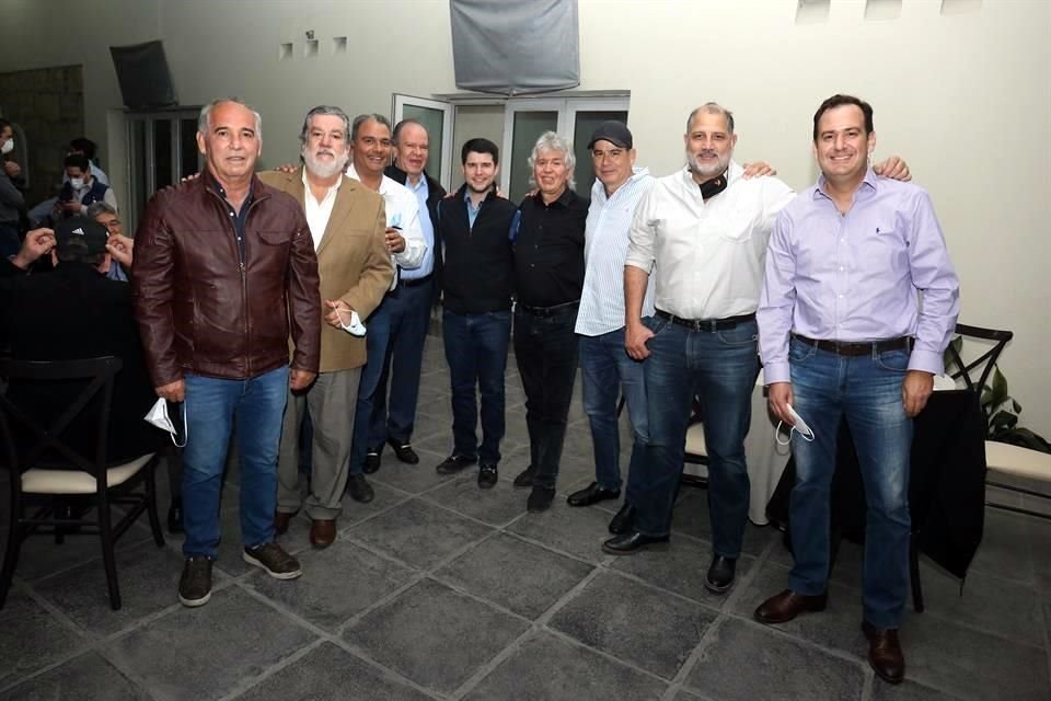 Felipe Romo, Isidro Martínez, Adauto Lozano, Javier Lamothe, Patricio Lamothe, Juan Manuel Rodríguez, Alfonso Aragón, David Lozano y Miguel de la Peña