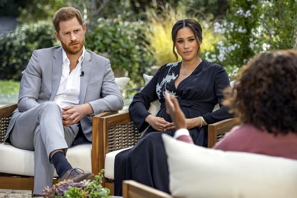 La popularidad de Enrique y Meghan disminuyó en Gran Bretraña luego de la entrevista que concedieron a Oprah Winfrey.